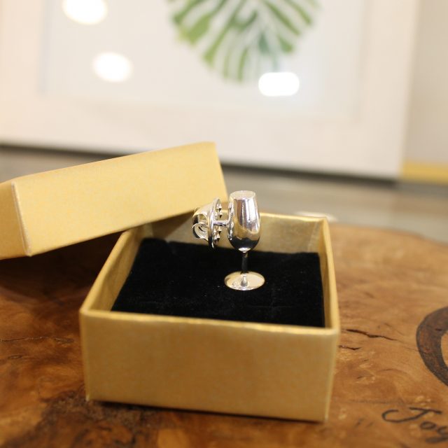 Pin Catavinos