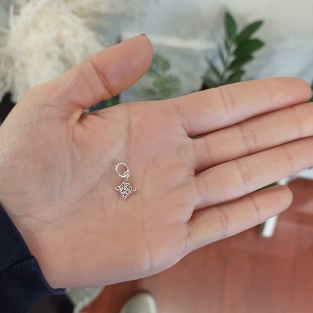 Mini Colgante Nudo De Bruja - Imagen 3