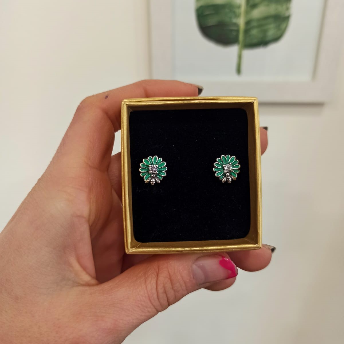 Avispa Flor Verde - Imagen 2