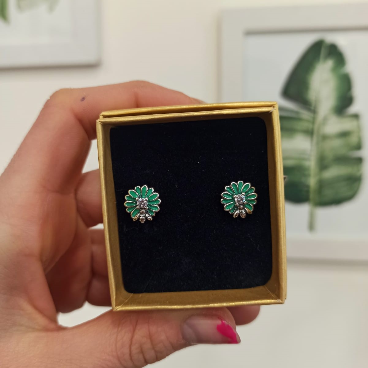 Avispa Flor Verde - Imagen 3